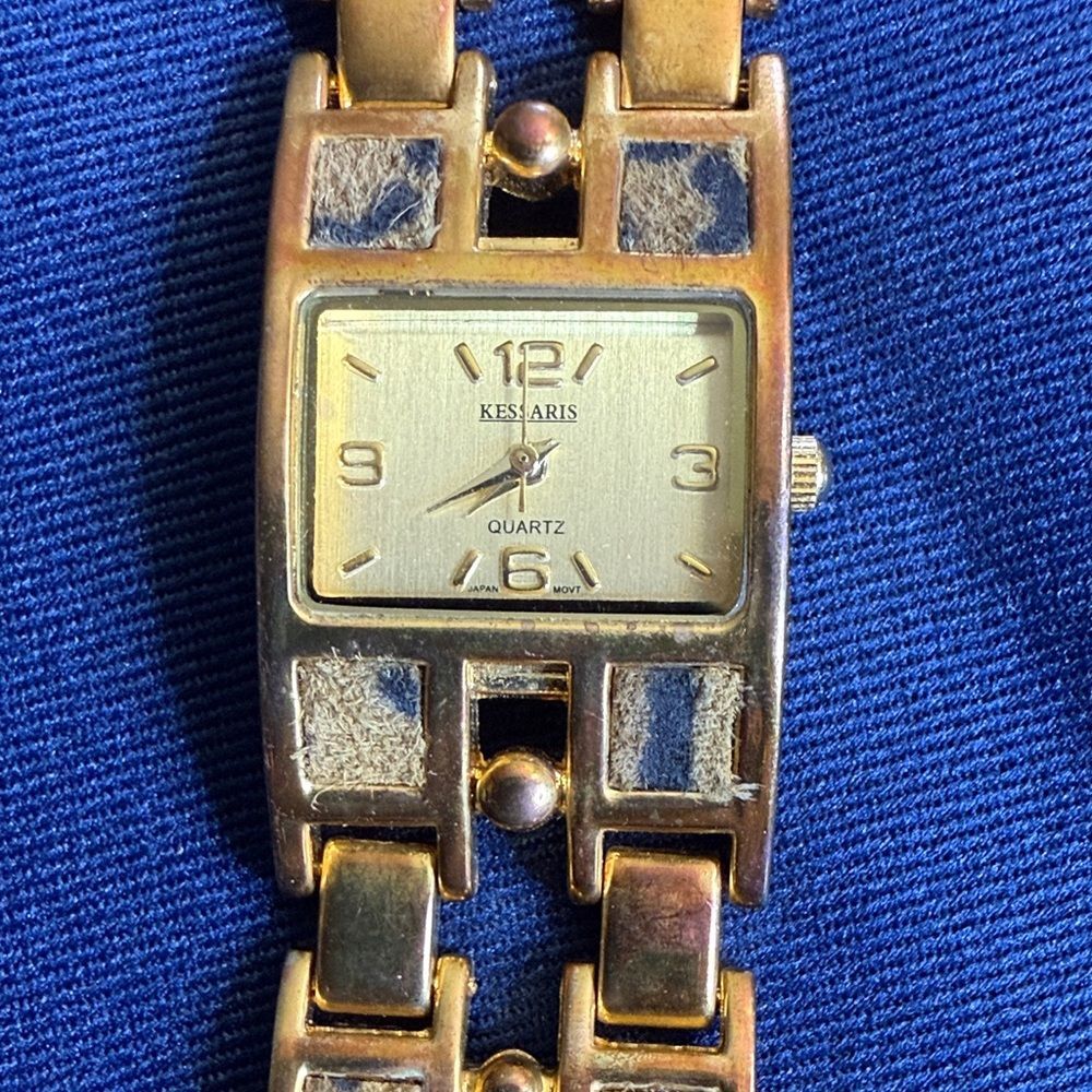 Kesaris Gold Women's Watch